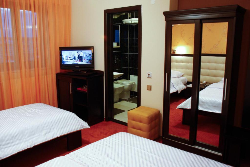 Hotel Anna Junior Тыргу-Жиу Номер фото