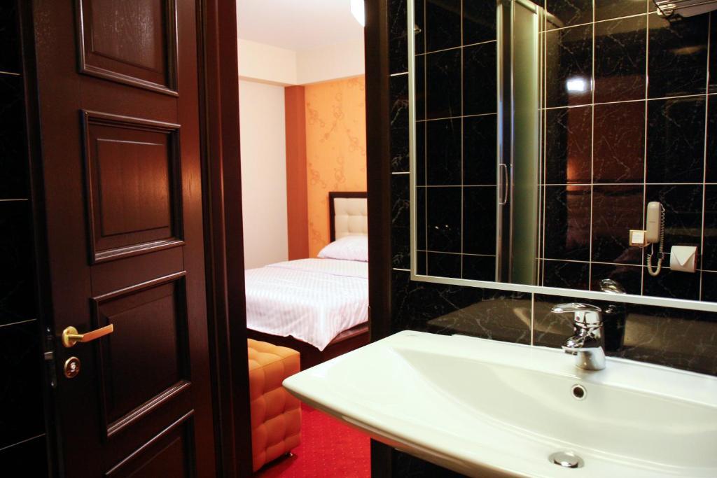Hotel Anna Junior Тыргу-Жиу Номер фото
