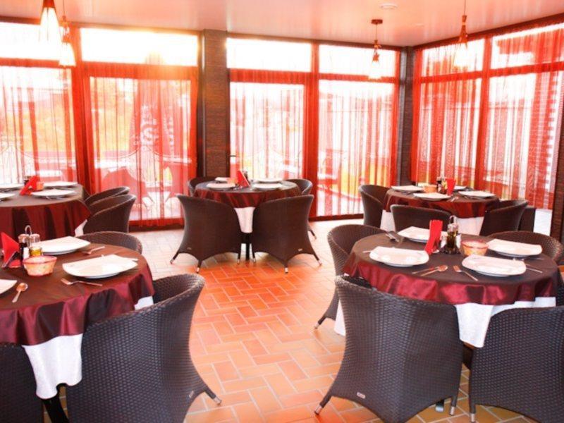 Hotel Anna Junior Тыргу-Жиу Экстерьер фото