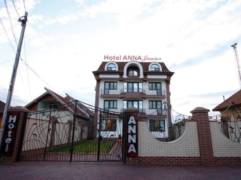 Hotel Anna Junior Тыргу-Жиу Экстерьер фото