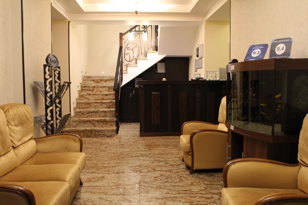 Hotel Anna Junior Тыргу-Жиу Экстерьер фото
