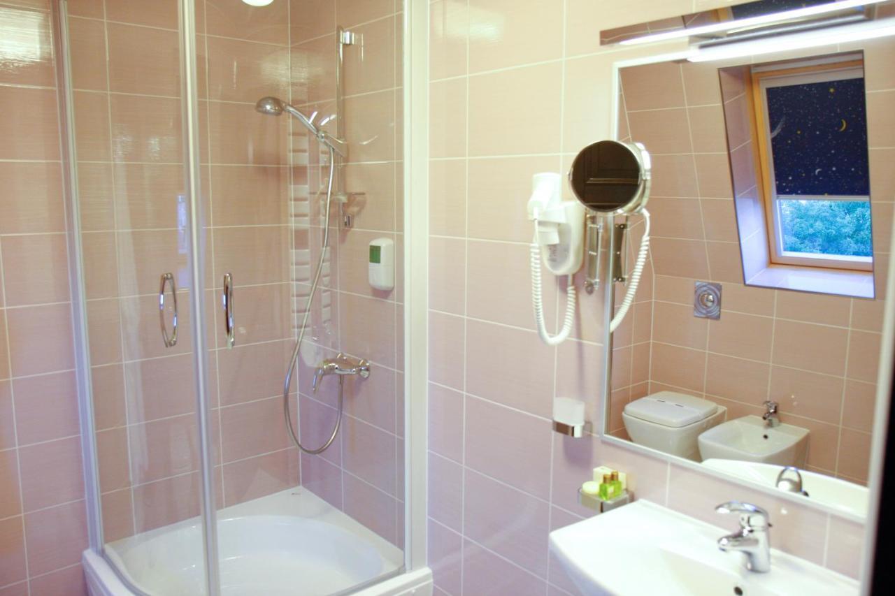 Hotel Anna Junior Тыргу-Жиу Экстерьер фото